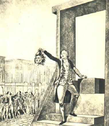 Louis XVI- La victime d\'Egalité- Le duc d\'Oléans appuyé à la guillotine et brandissant la tête de Louis XVI - gravure anglaise.JPG